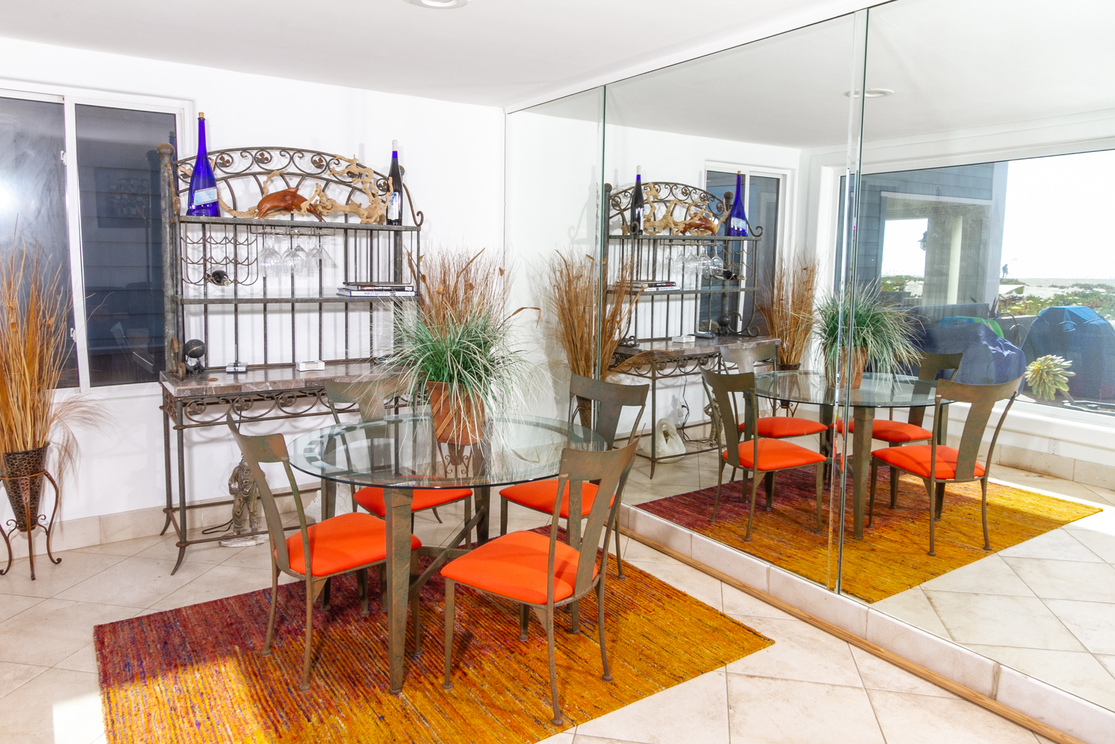 California Beach House dinning