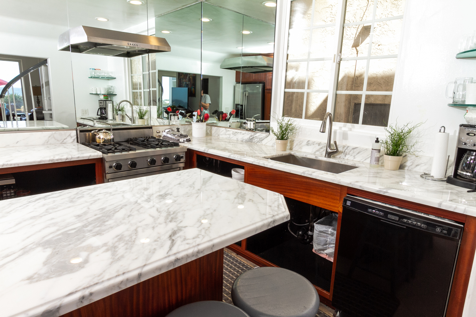 California Beach House kitchen
