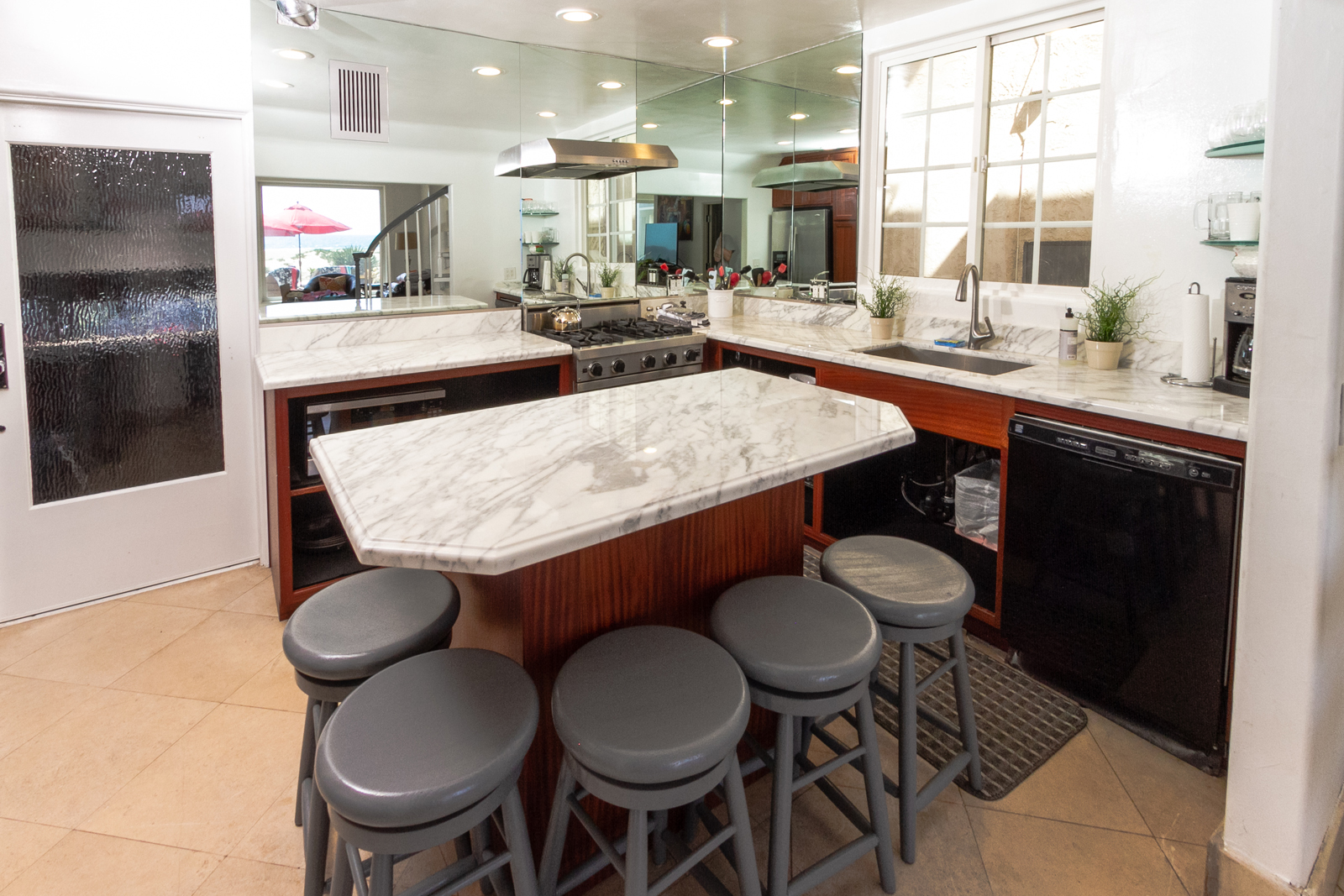 California Beach House kitchen